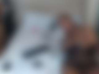 Live cam show with sheleenie - Brown Hair on Mixed Magazine Live