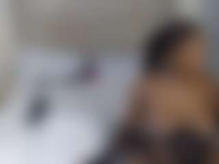 Live cam show with sheleenie - Public Curvy on Camming Site