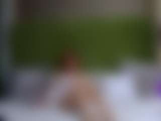 Live cam show with SiennaShapiro - Smoking on Camsoda