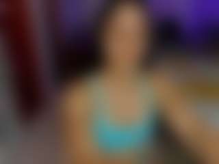 Live cam show with sweetSara2 - Striptease MILF on CamSextacy