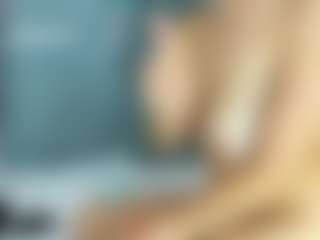 Live cam show with CarolinaSantana - American Petite on chickslive.net | colombia