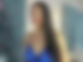 Live cam show with CarolinaSantana - Oil on Camming Site