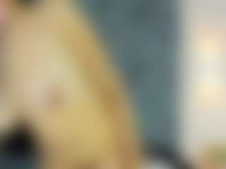Live cam show with CarolinaSantana - Shaved Pussy Curvy on Camversity