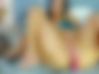 Live cam show with CarolinaSantana - Foot Fetish Brown Hair on AdultVida.com