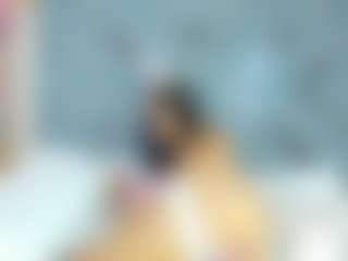 Live cam show with CarolinaSantana - Brown Hair Petite on Milfs Live