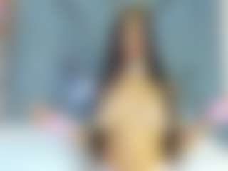 Live cam show with CarolinaSantana - Big Tits Small Tits on Fling VIP Chat