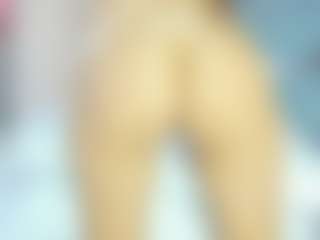 Live cam show with CarolinaSantana - Brown Hair on Camsoda Late Night