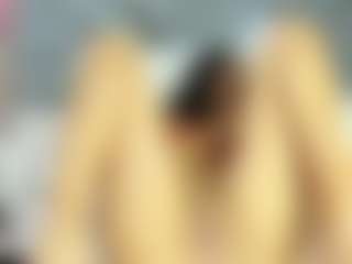 Live cam show with CarolinaSantana - Athletic on WildCum