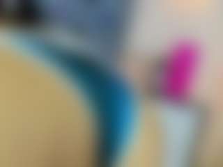 Live cam show with CarolinaSantana - Oil on Camsoda