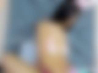 Live cam show with CarolinaSantana - Bedroom on Camsoda