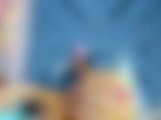 Live cam show with CarolinaSantana - Athletic on googirlz