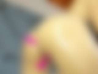 Live cam show with CarolinaSantana - Big Tits on 1on1-livenow