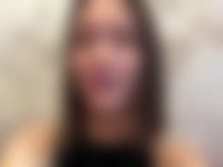 Live cam show with DonettaChochrek - Straight on Camsoda
