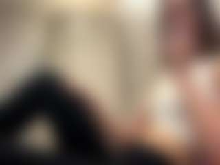 Live cam show with DonettaChochrek - Brown Hair Petite on CamClone