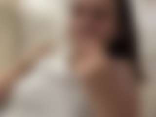 Live cam show with DonettaChochrek - Body Massage on livesuperchat.net