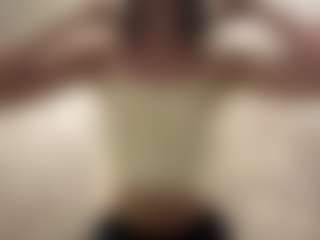 Live cam show with DonettaChochrek - Public on AdultVida.com