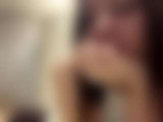 Live cam show with DonettaChochrek - Petite on UwU Esports