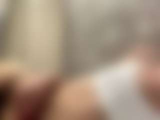 Live cam show with DonettaChochrek - Smoking on madthumbs
