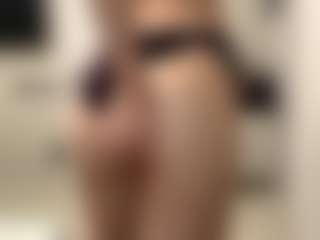 DonettaChochrek's Live Sex Cam Show