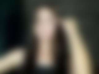 Spettacolo in cam dal vivo con Regina - Amateur su Camsoda