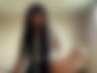 LoriannPospishil MILF webcam performer live streaming