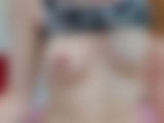 Live cam show with murmurmur - Shaved Pussy on AdultVida.com