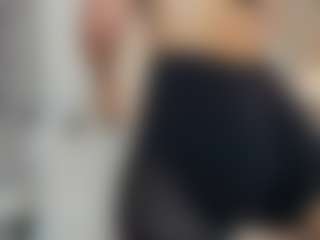 Live cam show with Naomi-Rossee - New Shaved Pussy on CamwithHer