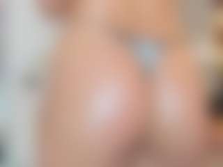 Naomi-Rossee's Live Sex Cam Show
