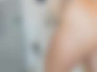 Live cam show with Naomi-Rossee - Brown Hair on Stripli.com