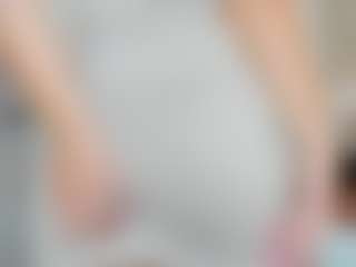 Live cam show with Naomi-Rossee - Skinny on Lustler
