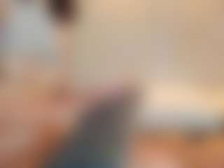 Live cam show with Naomi-Rossee - Handjob on CamwithHer