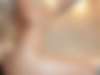 Live cam show with Naomi-Rossee - Gamer Brown Hair on Lustler