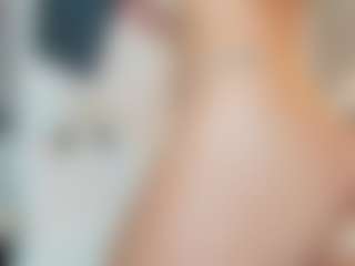Live cam show with Naomi-Rossee - Oil on justonemore.cc