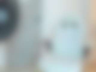 Live cam show with Naomi-Rossee - Tease on Camming Site