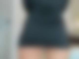 Live cam show with Naomi-Rossee - Dirty Talk on SpunkLive