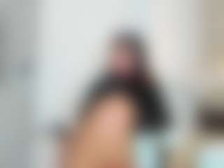 Live cam show with Naomi-Rossee - Ass Bouncing on Camsoda