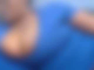 Live cam show with SexyBoobs44DD - New White on eurowanks.com