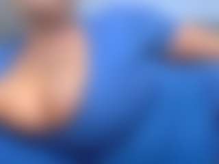 Live cam show with SexyBoobs44DD - Twerk on UwU Esports
