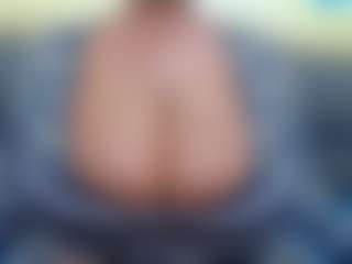 SexyBoobs44DD's Live Sex Cam Show