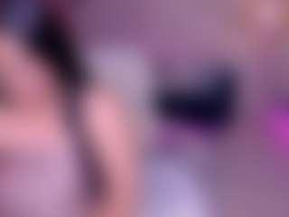 Live cam show with Viiolet-rosee - Moaning on Camsoda