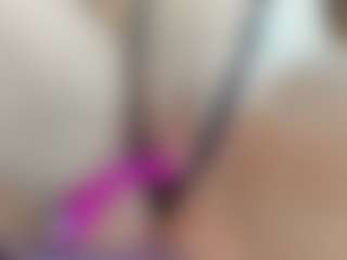 Live cam show with vivifit-08 - Horney on Milfs Live