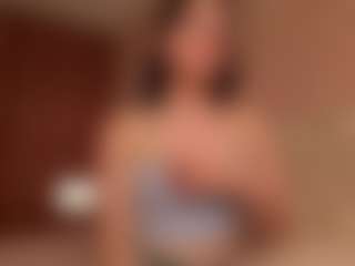 Live cam show with AngleaTorbert - Gamer Mature on live18s.com