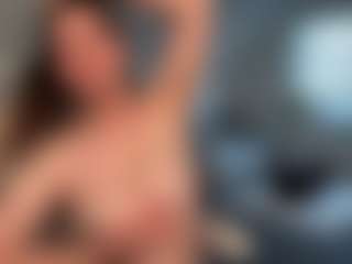 Live cam show with Ann Angel Q - Strip on Camsoda