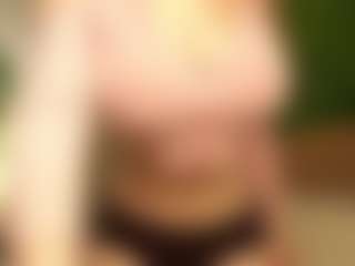 Live cam show with CatriceKniffin - Teen (18+) on googirlz