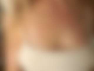 Live cam show with CatriceKniffin - Moaning on fuklive.com
