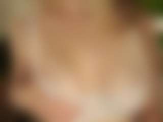 Live cam show with CatriceKniffin - Moaning on Camsoda