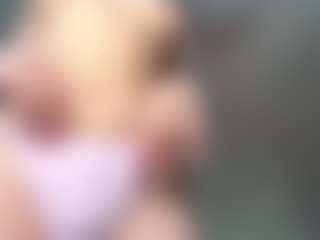 Live cam show with KristalTownsand - Green Eyes on Hubzter Live
