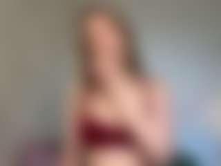 Live cam show with KristalTownsand - Green Eyes on SxyPornLive
