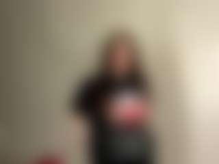 Live cam show with QuyenKolosky - Young Adult on instabang
