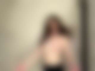 Live cam show with QuyenKolosky - White Teen (18+) on livesuperchat.net | latvia